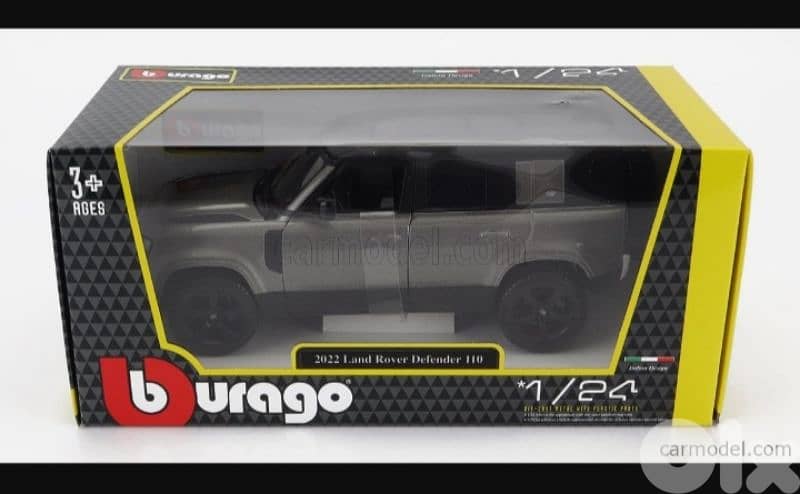 Land Rover Defender 110 diecast car model 1:24. 4