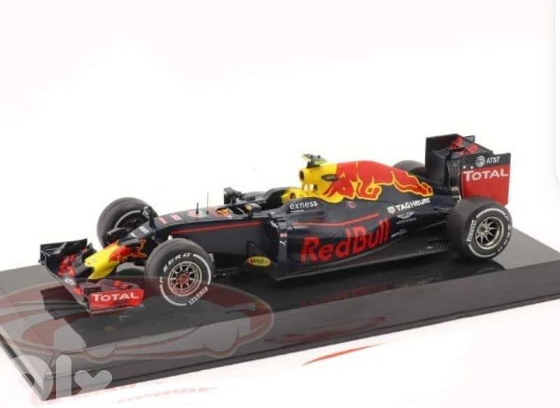 Max Verstappen Red Bull RB12 (2016) diecast car model 1:24. 1