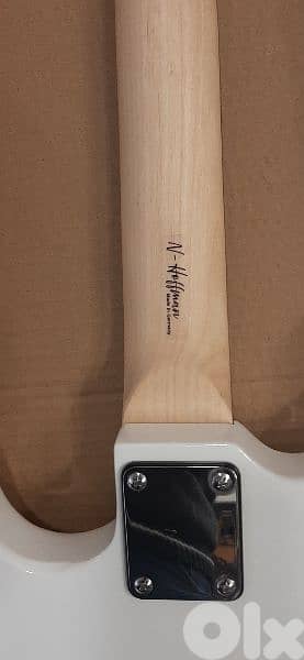 electric guitar Hoffner brand new in box  غيتار الكتريك 2