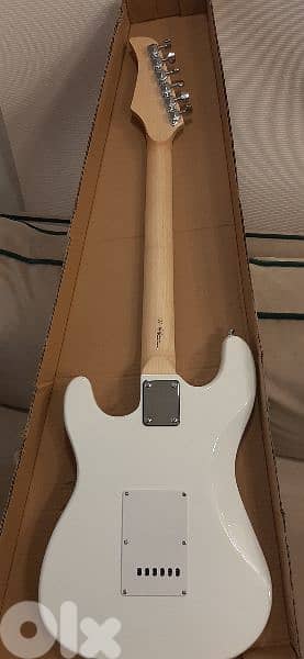 electric guitar Hoffner brand new in box  غيتار الكتريك 3