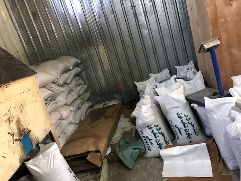 مكنة حب نايلون +  عجانة +  مولد كهرباء ١٥٠ kva 2