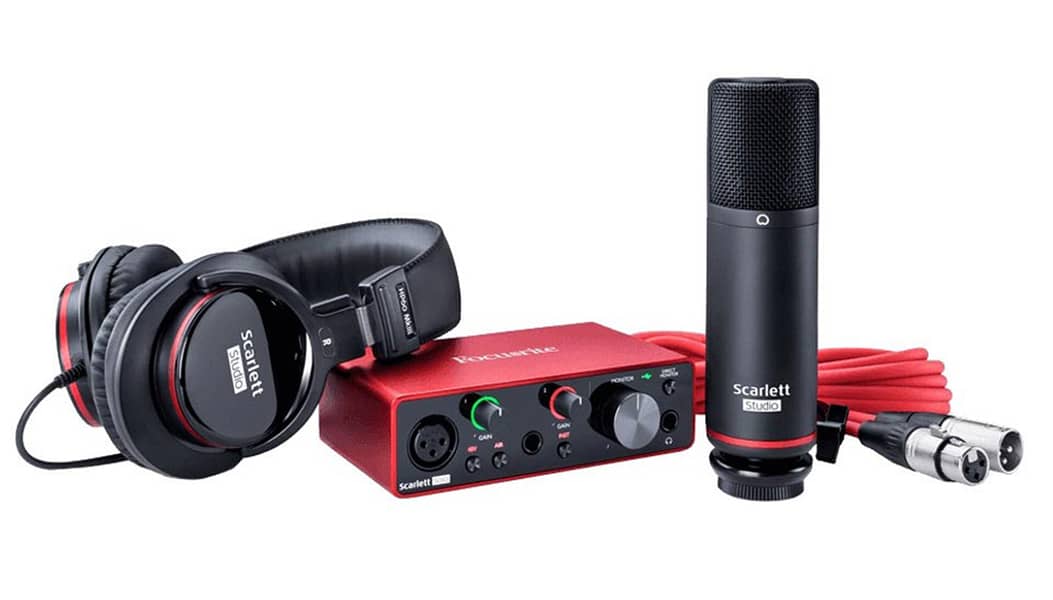 Focusrite Scarlett Solo Studio G3 Recording Package 2