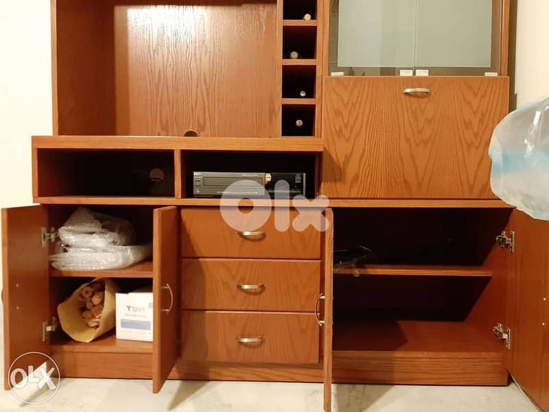 خزانة غرفة قعدة شبه جديدة خشب سنديان للبيع TV Cabinet 3