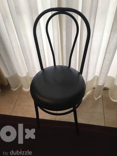 4 chairs - ٤ كراسي