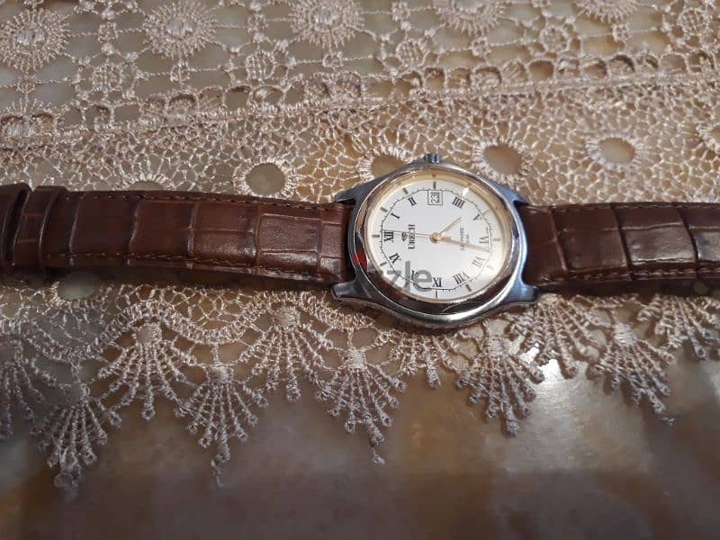 ساعة سويسرية 2