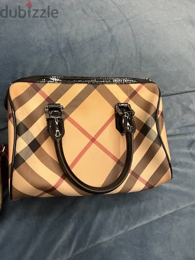 Used original Burberry handbag for sale for 100$