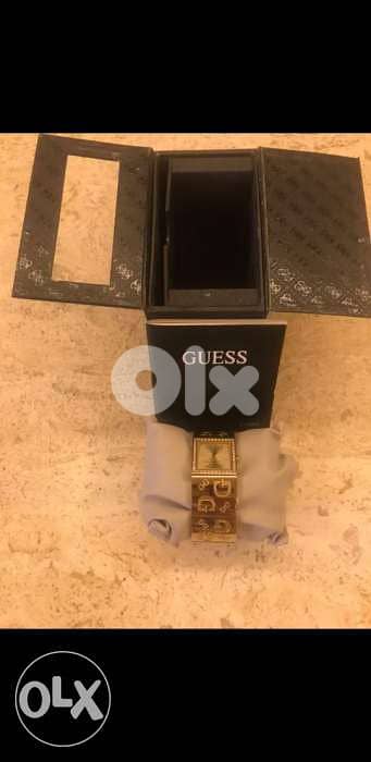 Guess watch with Box Original Excellent condition 4