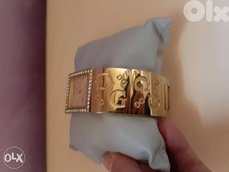 Guess watch with Box Original Excellent condition 5