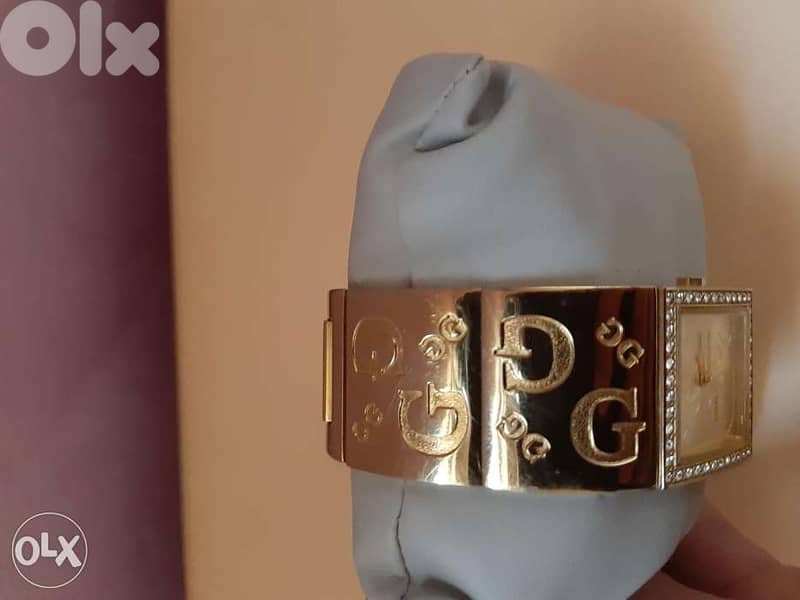 Guess watch with Box Original Excellent condition 6