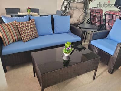 Resin set 5 seats +table طقم رزين مكفول ٥ مقاعد مع طاولة