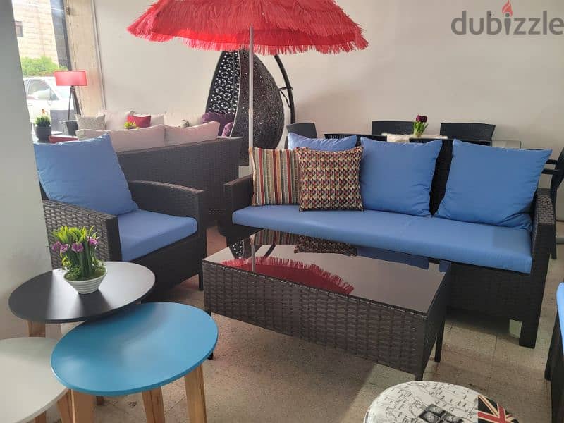 Resin set 5 seats +table طقم رزين مكفول ٥ مقاعد مع طاولة 1