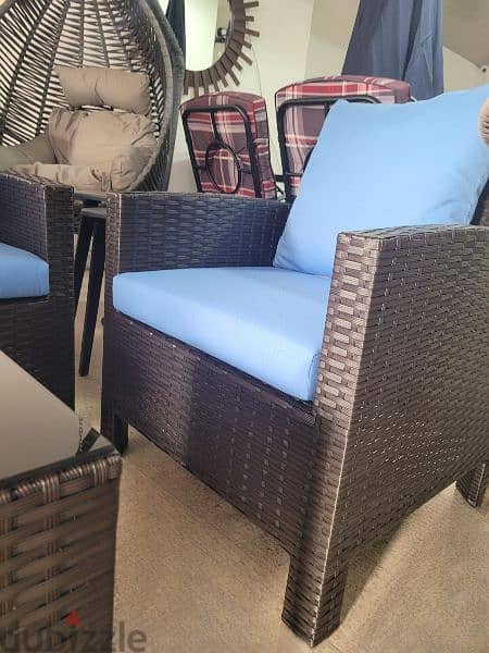 Resin set 5 seats +table طقم رزين مكفول ٥ مقاعد مع طاولة 2