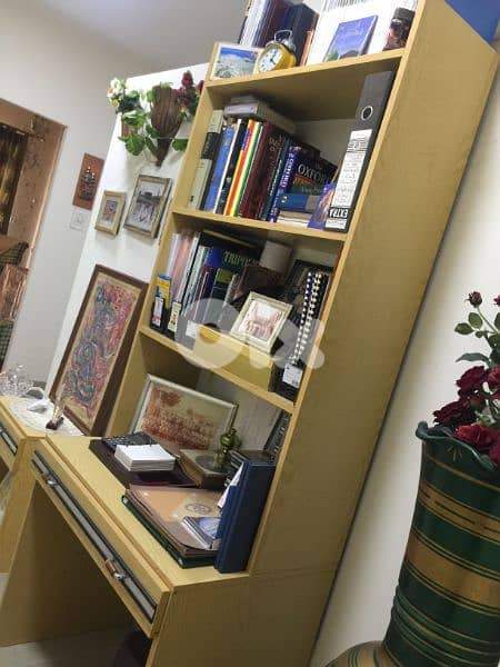 Bookshelves Desk - مكتبة 2
