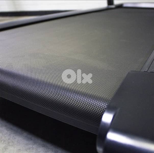 Horizon T202 SE Treadmill 7