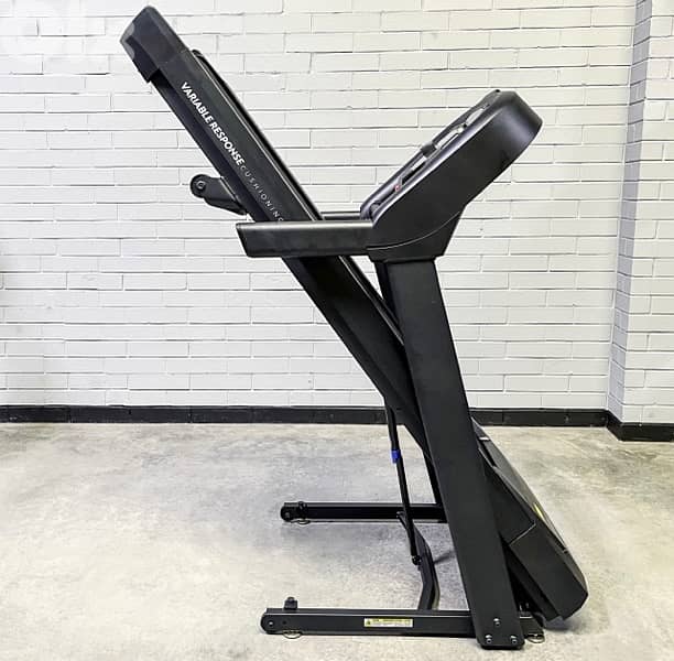 Horizon T202 SE Treadmill 8