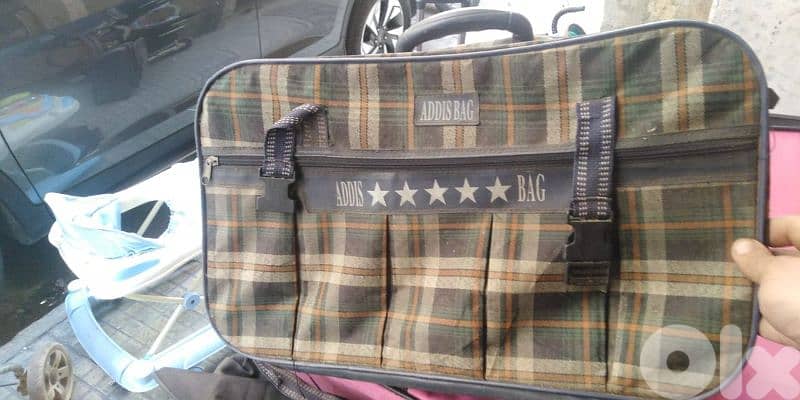 شنطه سفر. . . . . 0