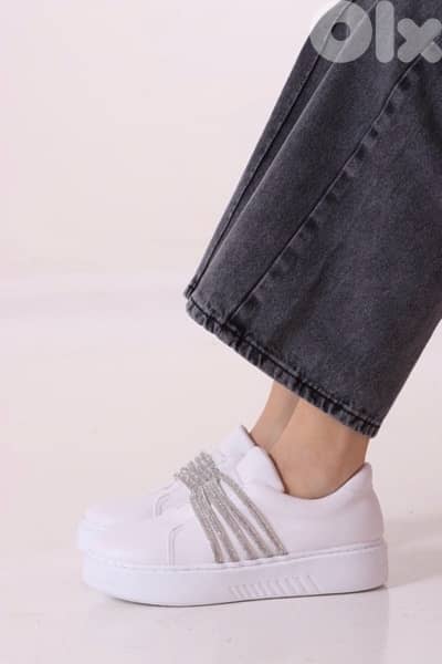 Bélinda Atelier Leather Rhinestone slip on sneakers-White 1