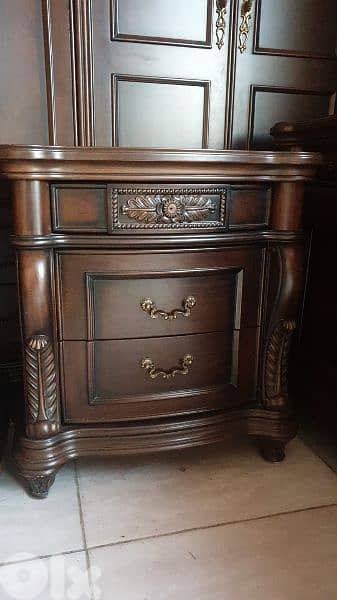 غرفة نوم ملكية صناعة ماليزية مستعملة بحالة جديدة