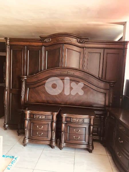 غرفة نوم ملكية صناعة ماليزية مستعملة بحالة جديدة 8