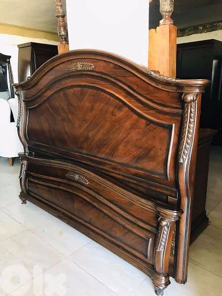 غرفة نوم ملكية صناعة ماليزية مستعملة بحالة جديدة 9