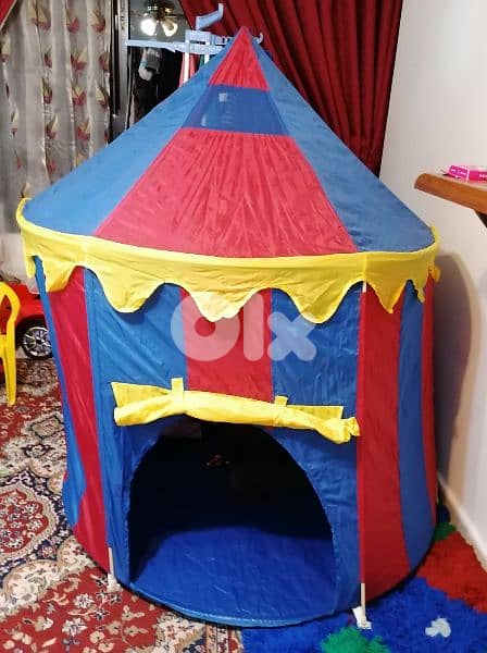 tent for outdoor and indoor use still new 3