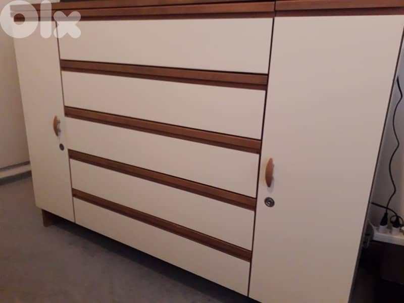 2 beds + Chiffonnier 0