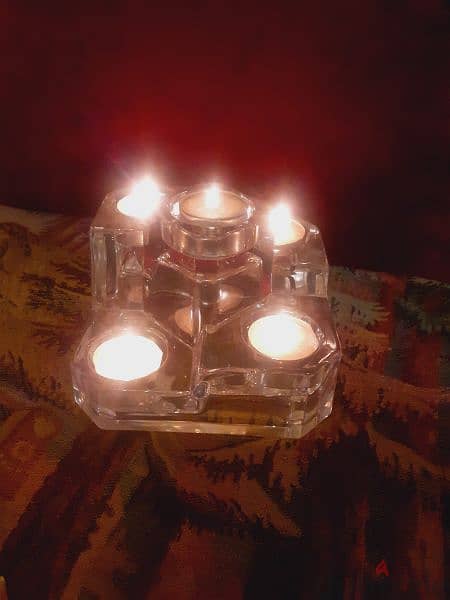 شمعدان كريستال على شكل قلعة عرض ب ١٥$ 1