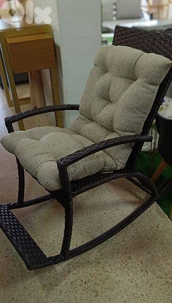 كرسي هزاز رزين.      Hammock chair 2