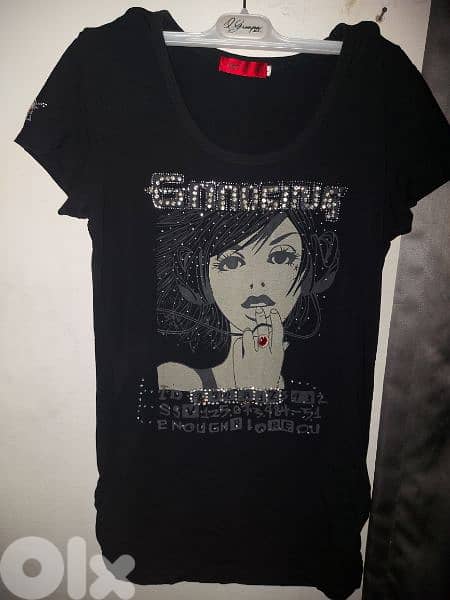 للبيع تيشرت نسائي 0