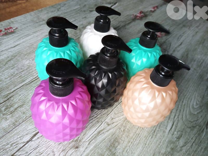 very cute pineapple shape soap dispenser 2