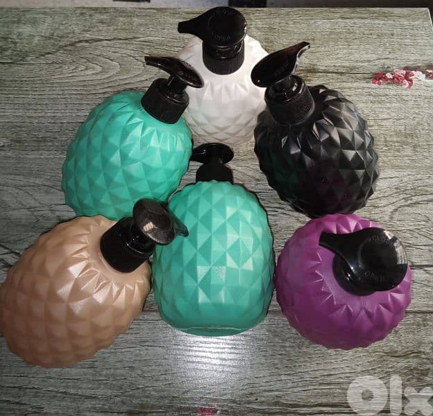 very cute pineapple shape soap dispenser 5