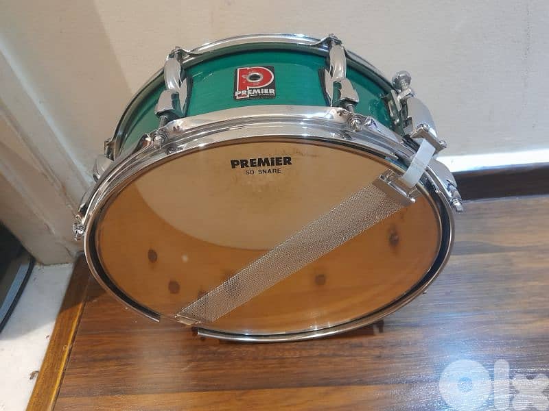 vintage premiere snare 2