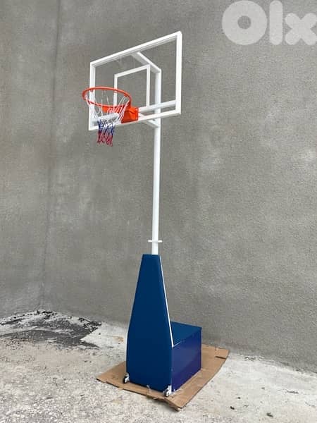 Basketball Hoop with safety / wheels 1