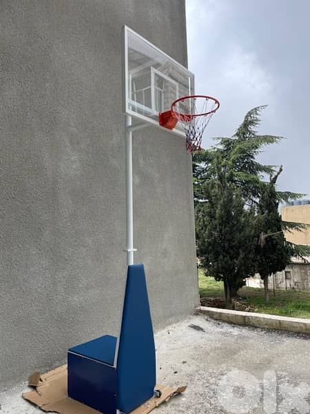 Basketball Hoop with safety / wheels 2