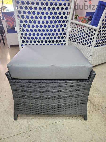 Pouf ressin with cushions 1