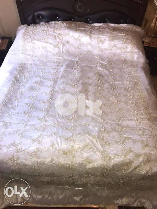 كوفورليه عرايسي جديد (مع ٣ مخدات وزوج شراشف) 3