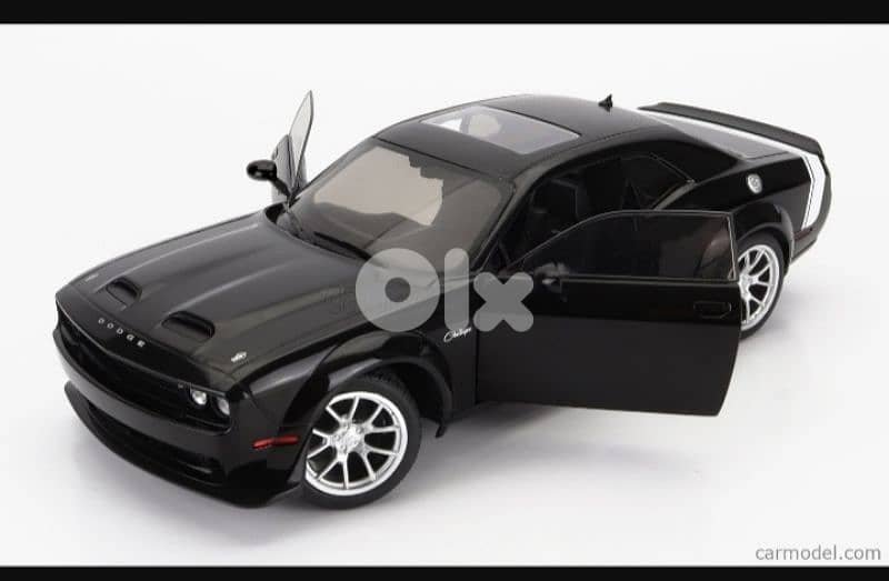 Dodge Challenger Hellcat Black Ghost '23 diecast car model 1;18. 6