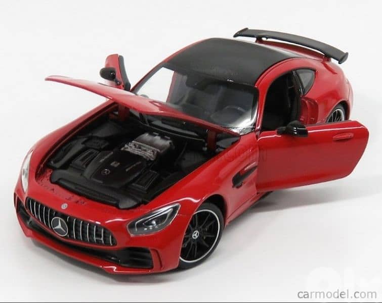 Mercedes AMG GT-R (2017) diecast car model 1:24. 3