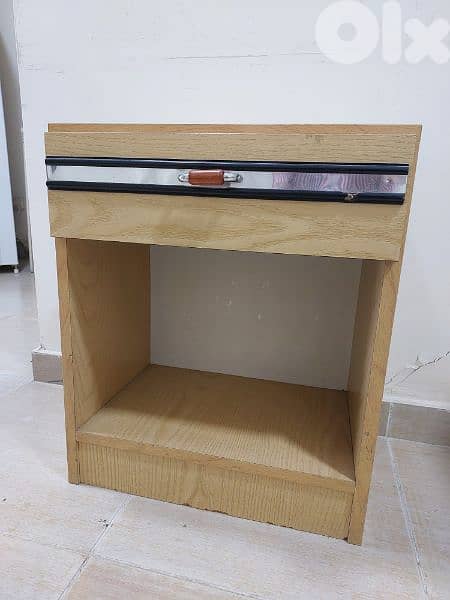 Beside Bed Table - Italian - كومود إيطالي 0