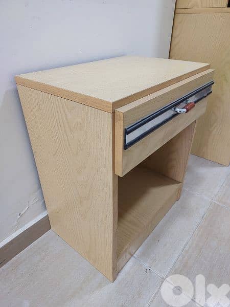 Beside Bed Table - Italian - كومود إيطالي 2