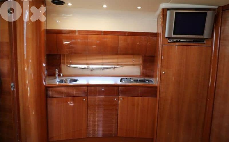 Azimut, Atlantis 42 feet price is negotiable for travel reason. 1