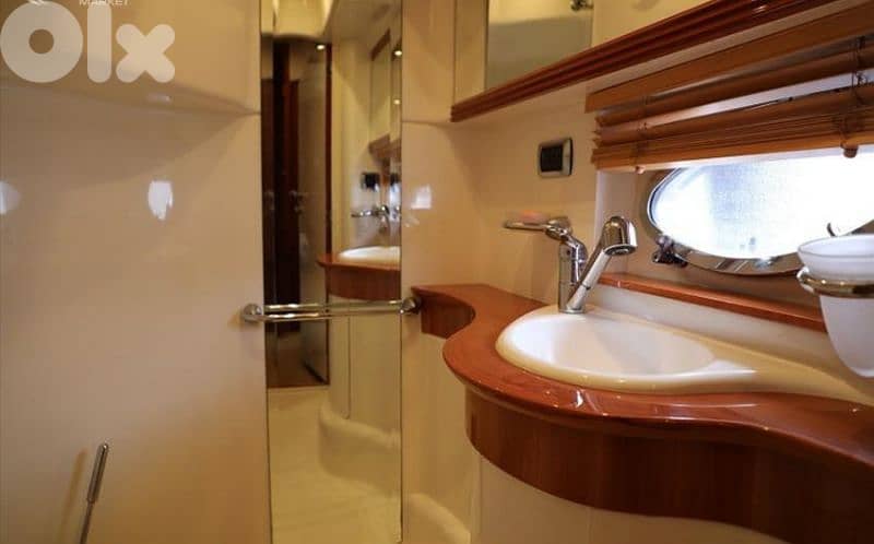 Azimut, Atlantis 42 feet price is negotiable for travel reason. 3