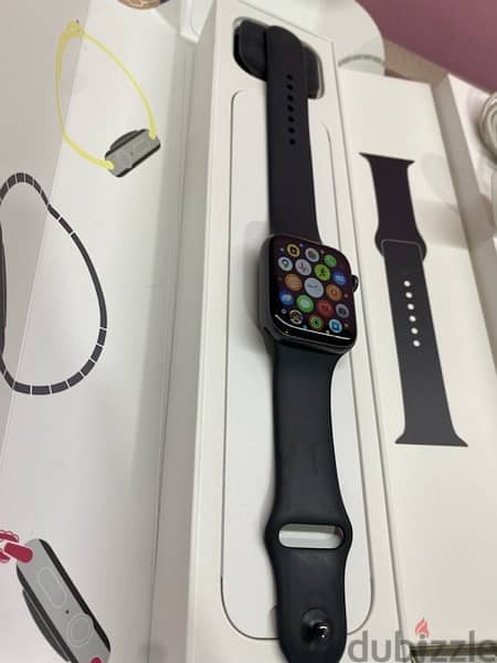 Apple watch series 5 (44mm) 1