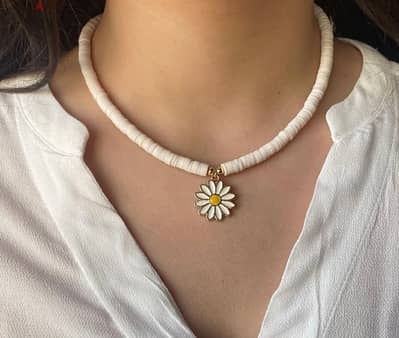 daisy necklace
