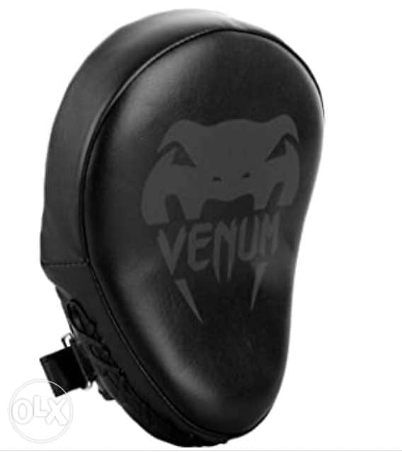 New Focus Venum Mitts 1