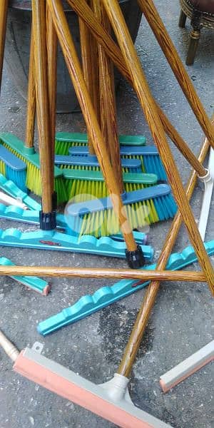 مساحات ومكانس. . . . . . 0