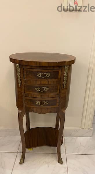 table with 3 drawers 1