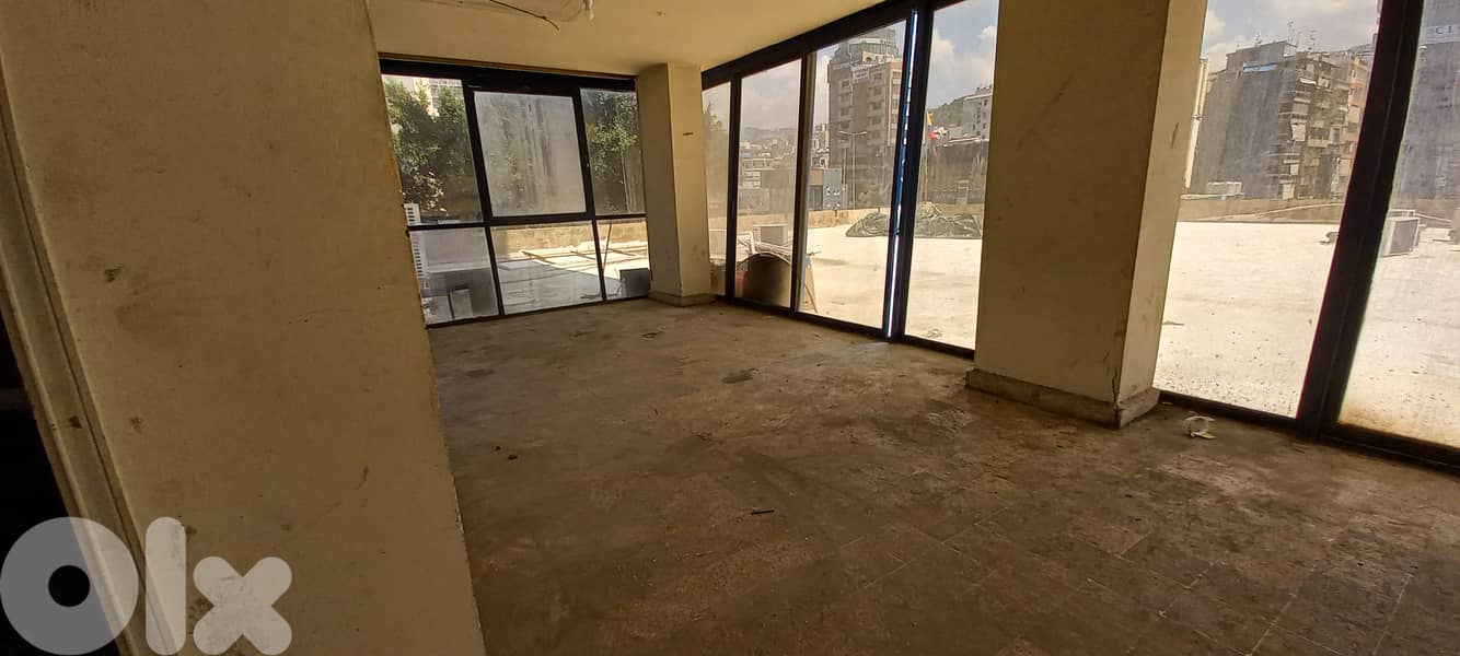 Office Facing The Sea with Terrace of 400sqm 0