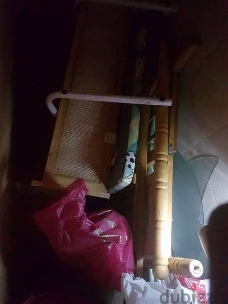 Bed for baby & kids excellent condition سرير للأطفال ممتاز 2