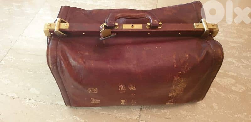 price  reduced antique hand made bag quen leather 2
